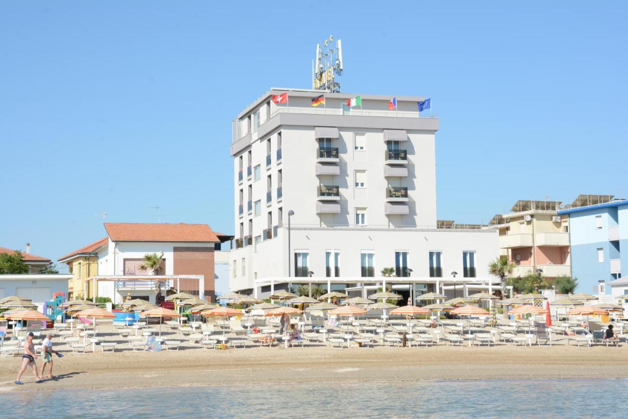 Hotel Caravel Marotta Exterior photo