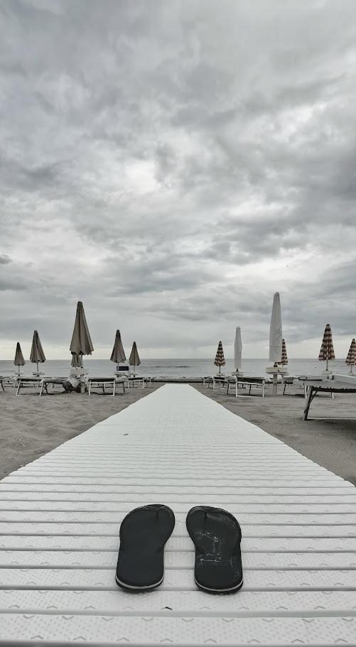 Hotel Caravel Marotta Exterior photo