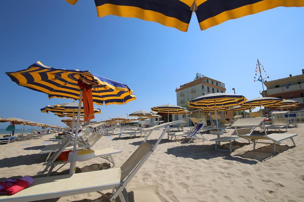 Hotel Caravel Marotta Exterior photo